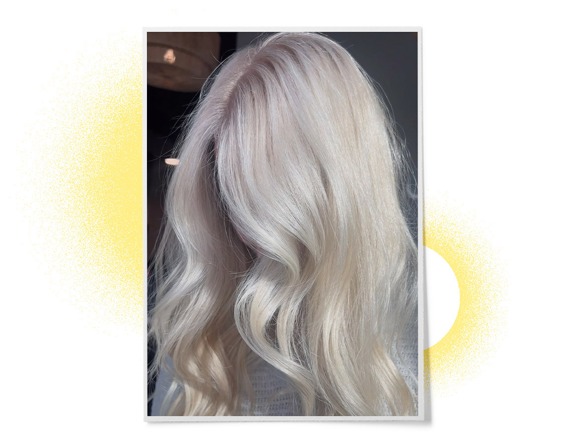 Get the hottest hair color trends of the season in just 20 minutes with Redken Shades EQ Hair Gloss. The gloss treatment delivers intense pigment and hydration so your shade shines bright.