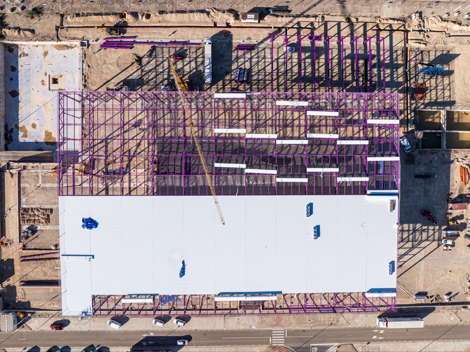 Paneles Huurre y tecnología QuadCore® en el primer centro logístico Passivhaus Plus