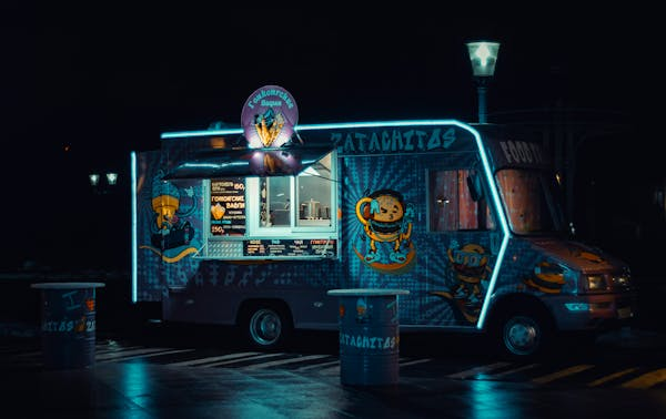 Essential Food Truck Design Tips 
