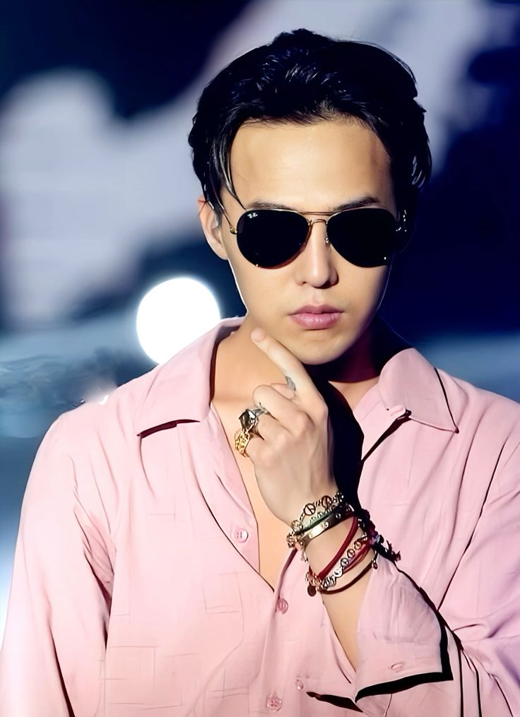 A picture of G-Dragon