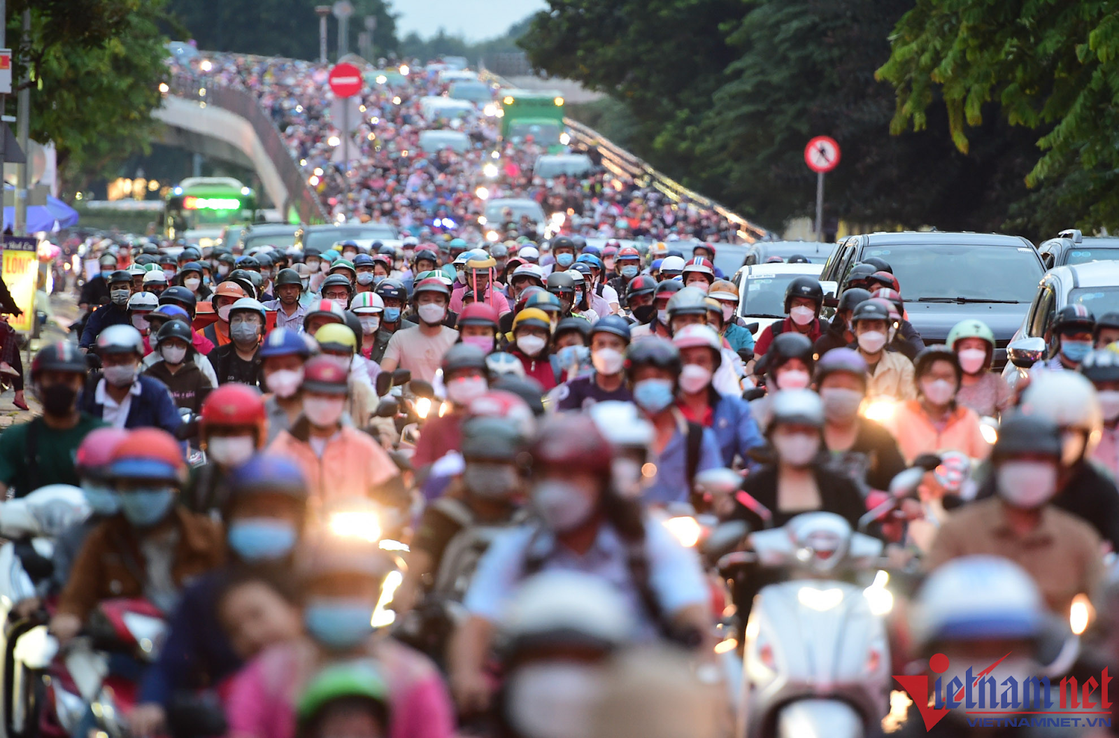 traffic jam in Vietnam