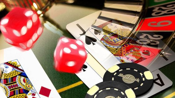 Title: The Pros and Cons of Playing at Online Casinos