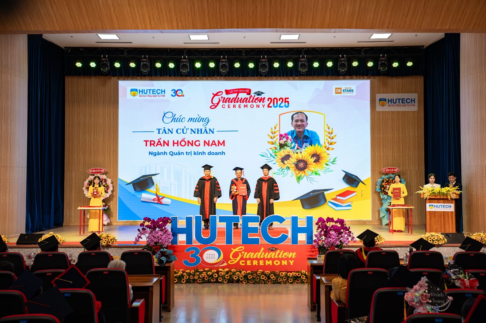 Lễ trao bằng tốt nghiệp Đợt 1 năm 2025 - Đón nhận thành công từ sự nỗ lực 81