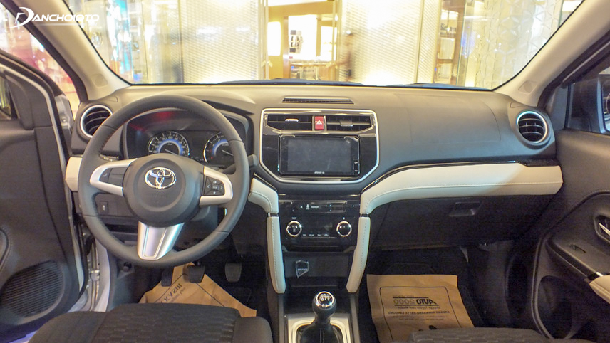 Mẫu SUV này được trang bị vô lăng 3 chấu thể thao