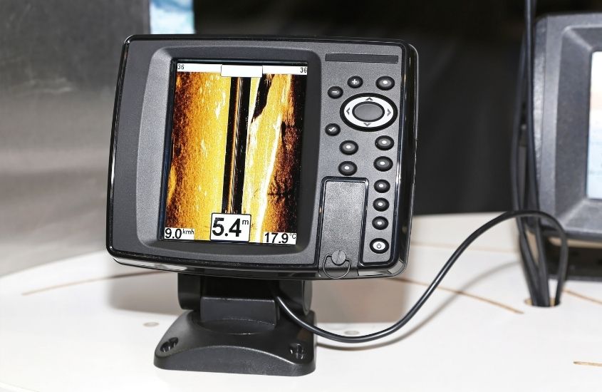  Lowrance Fish Finder 