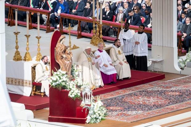 Pope Francis Holy Mass and canonisation