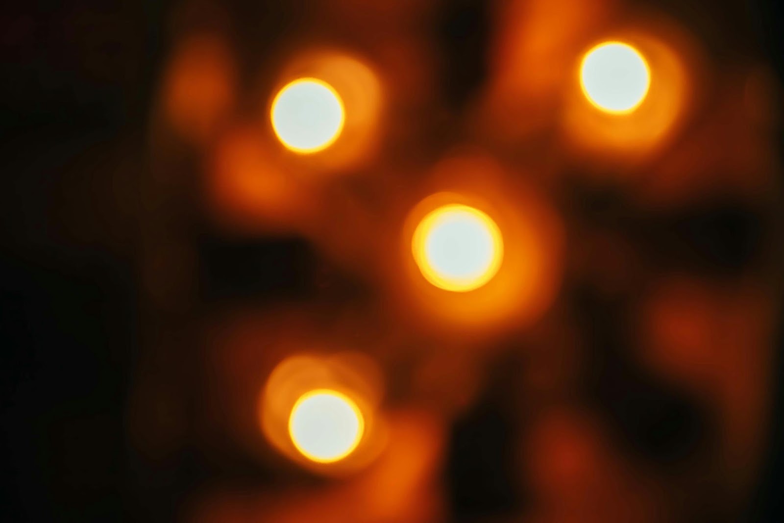 Comparison chart showing energy usage between LED and incandescent Christmas lights