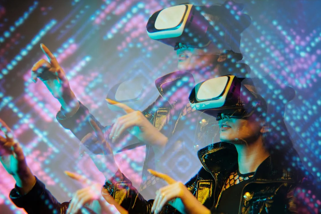 Photo by Darlene Alderson: https://www.pexels.com/photo/woman-using-virtual-reality-headsets-4389738/