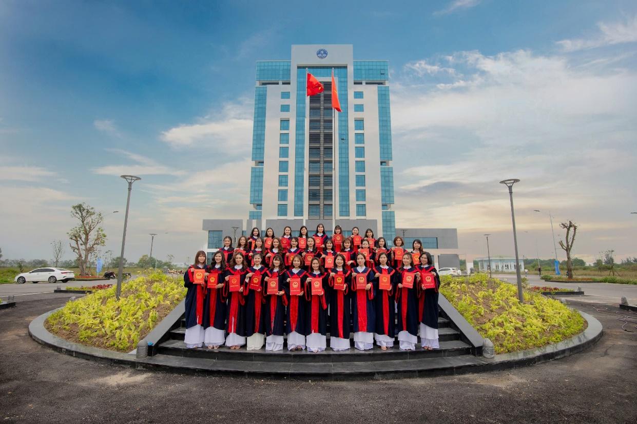 Chất lượng đội ngũ của Trường Đại học Hà Tĩnh - Nền tảng cho sự phát triển bền vững