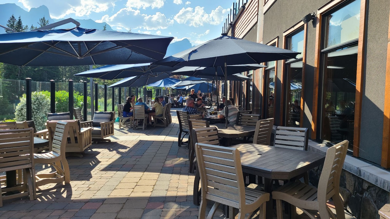 Stirling Grill Restaurant outdoor patio and views of nearby mountains