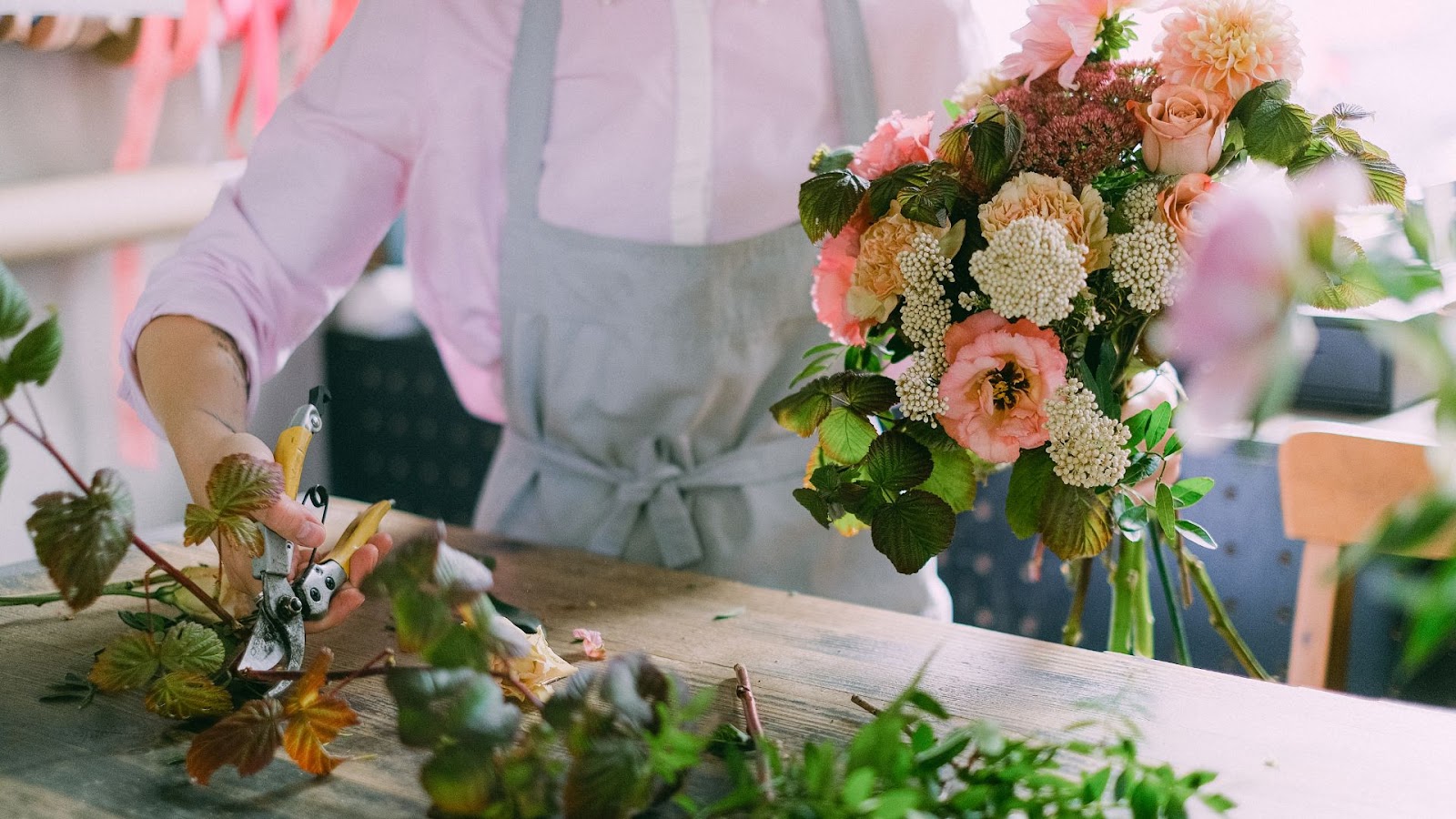 How to Become a Florist