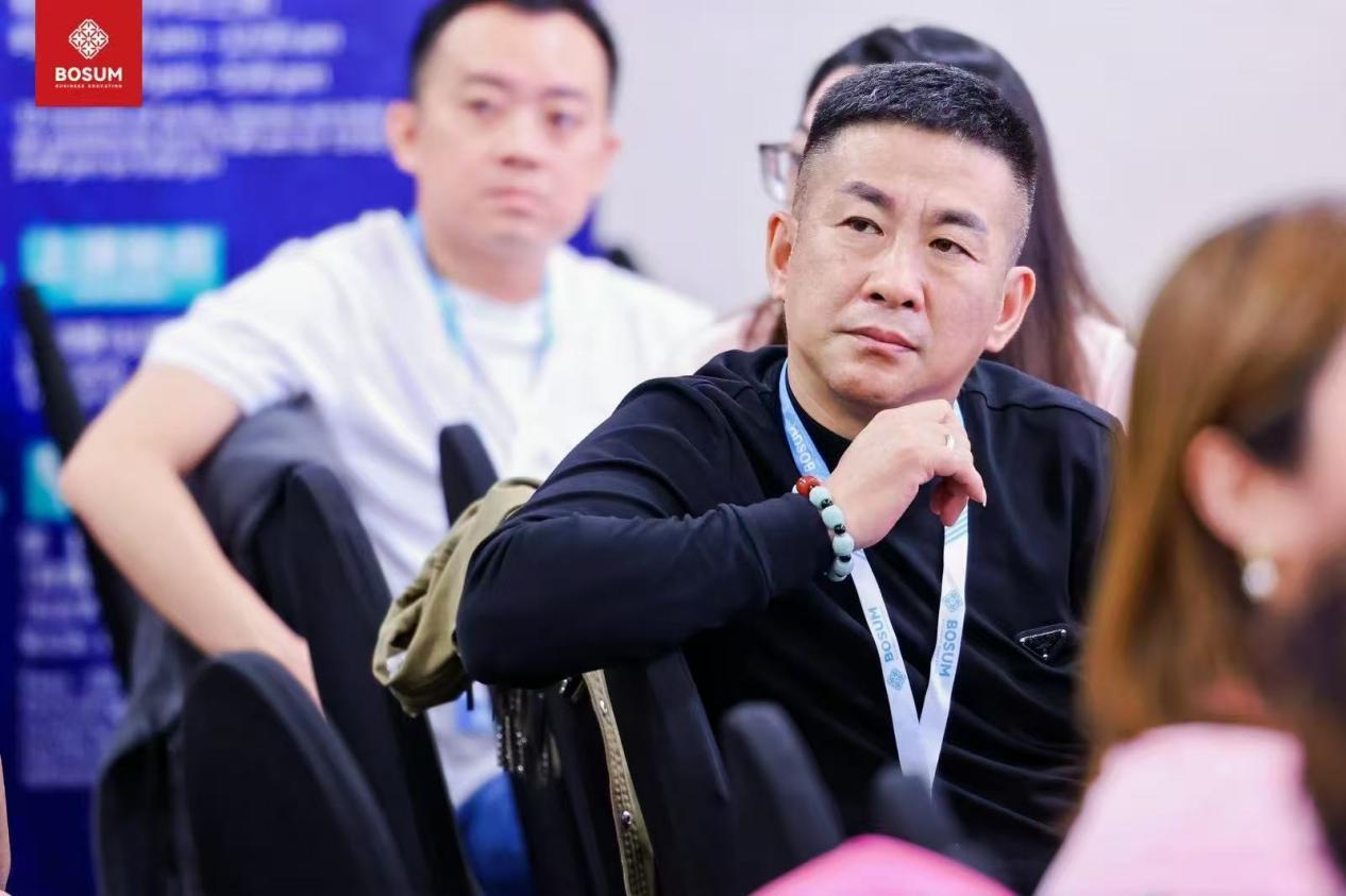 2新加坡邹乐新