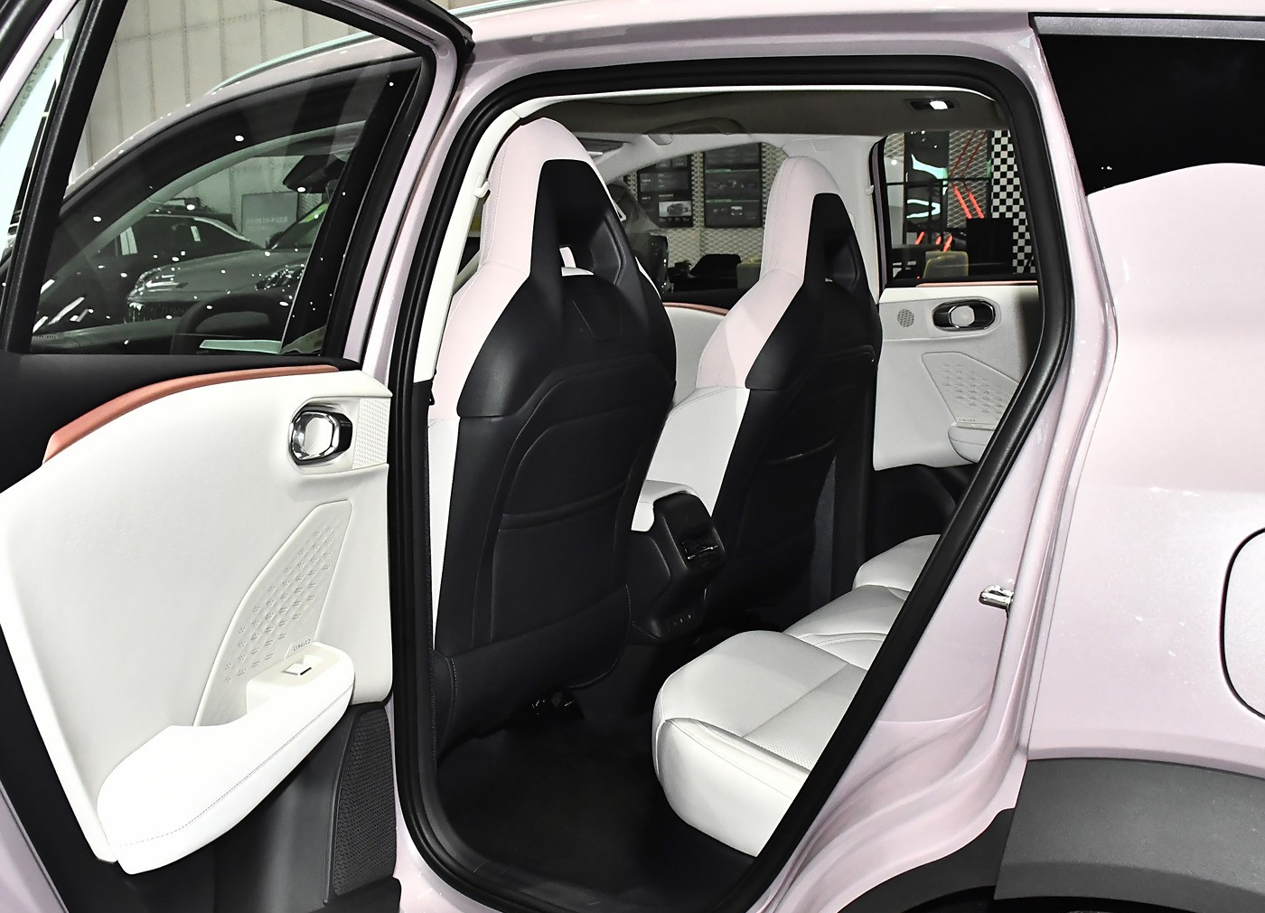 Lynk & Co: как недорогой китайский кроссовер перезагружает правила игры не без проблем роста, но с хорошим потенциалом