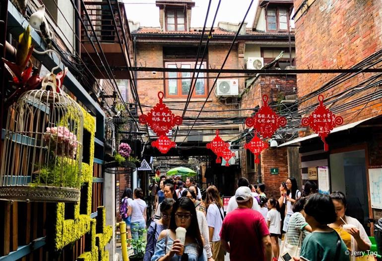 Shanghai – A walk in Tianzifang 田子坊 – live2makan