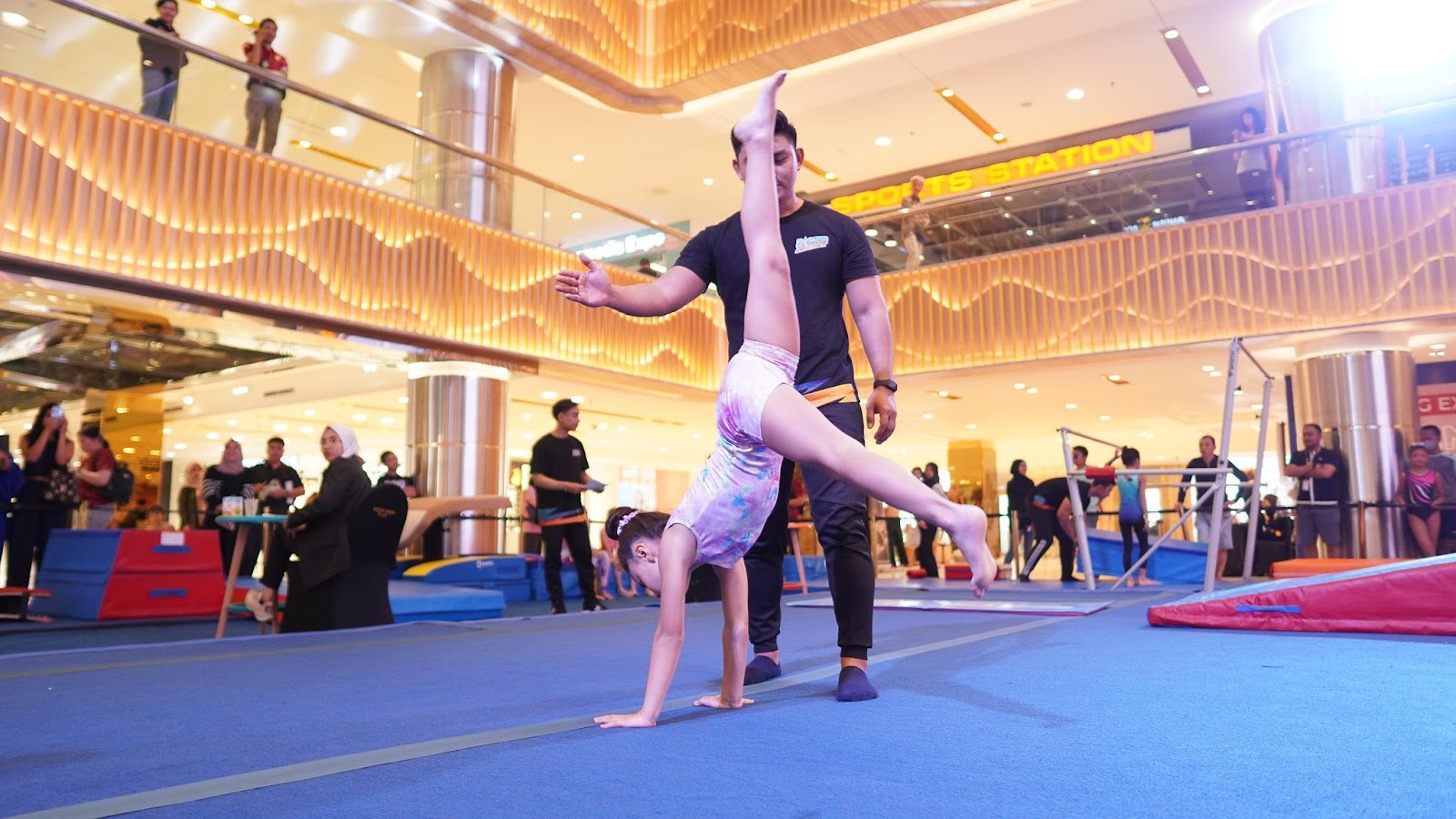 Latihan Walkover - Latihan Menendang ke Atas