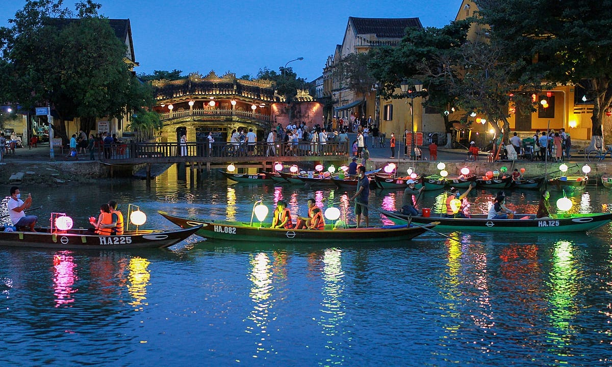 hoian 12–DAY CHARMING VIETNAM FAMILY TOUR