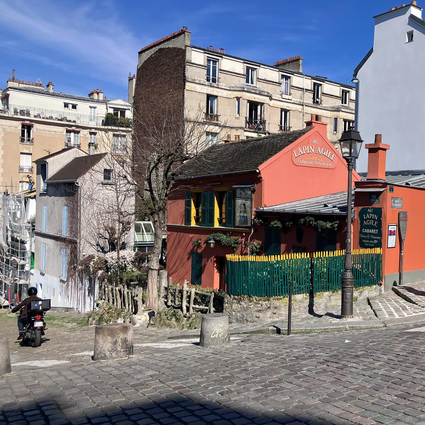 Cabaret at Au Lapin Agile