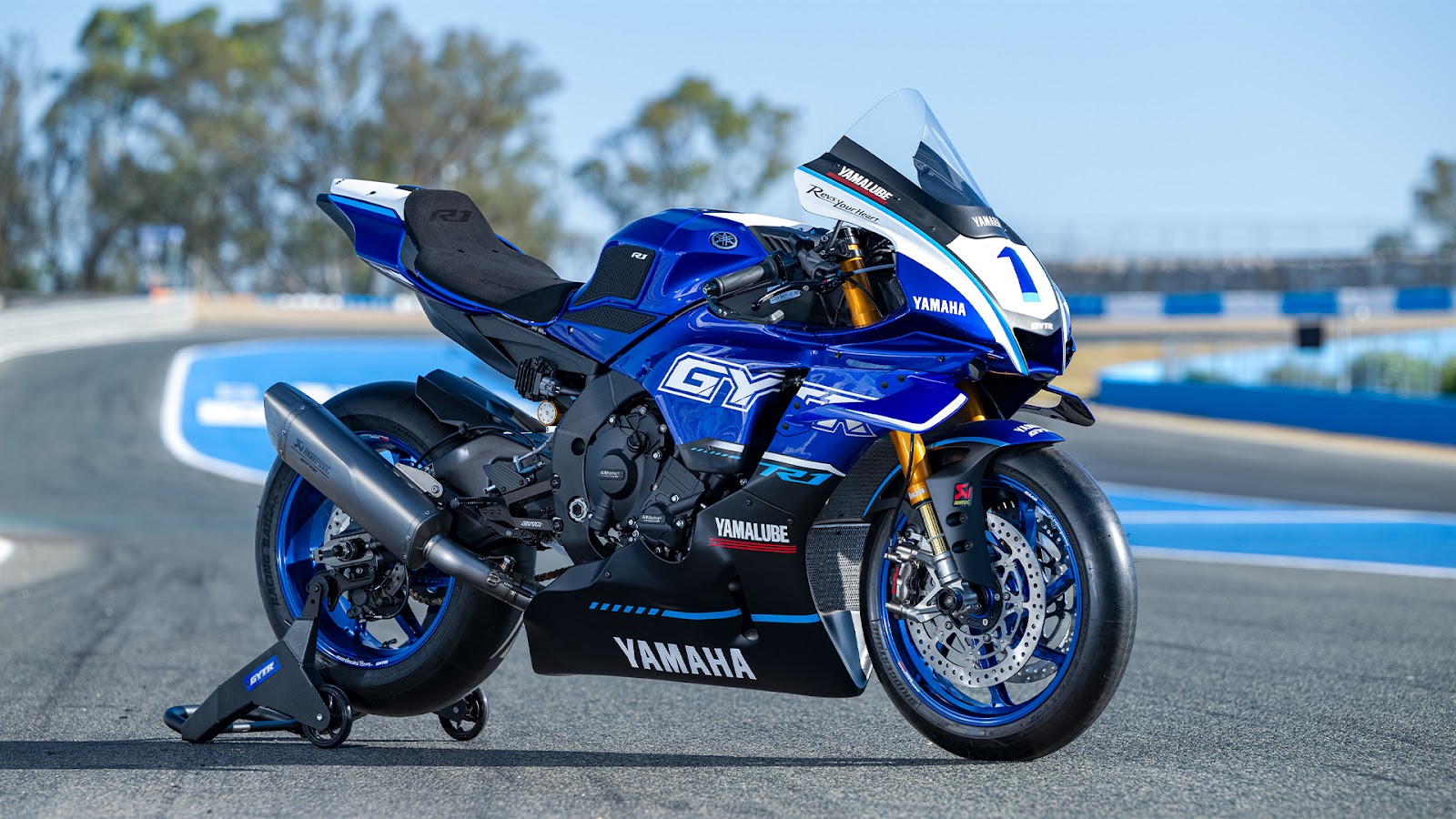 New 2025 Yamaha R1 RACE and R1 GYTR