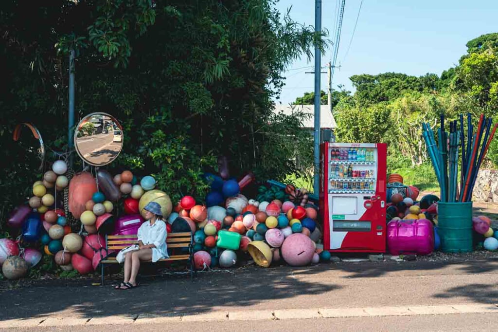 Sculpture moderne en déchets à Nagasaki