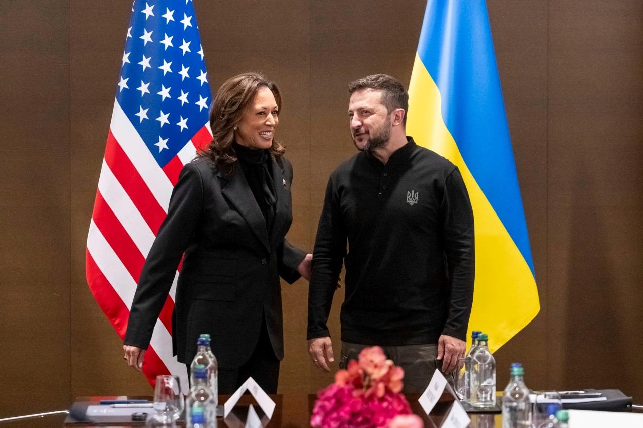 Harris, Zelenskyy join world leaders to discuss peace plan in Ukraine - ABC  News