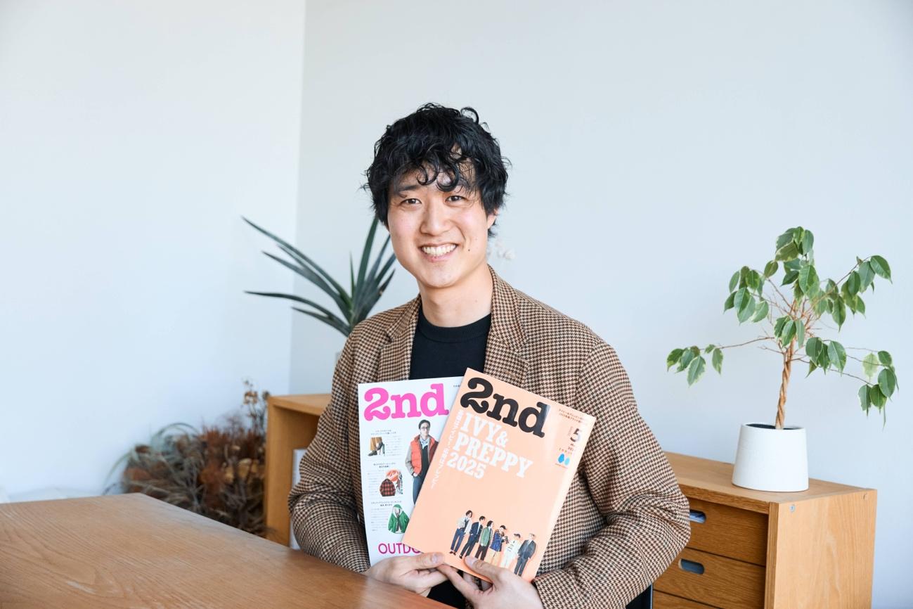 部屋の中に立っている男性

AI によって生成されたコンテンツは間違っている可能性があります。