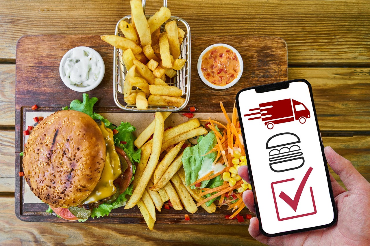 8 Reasons Your Restaurant Needs an Online Ordering System in 2025