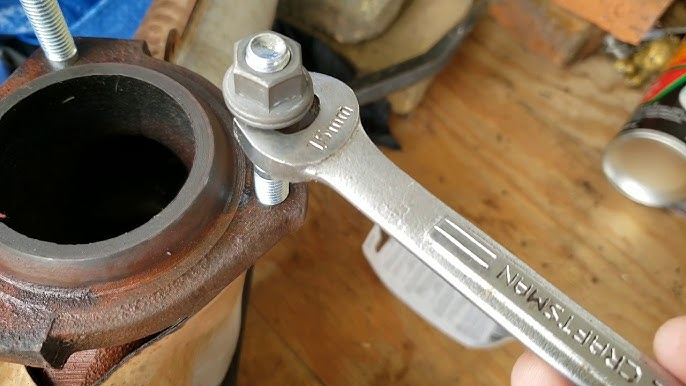 Ứng dụng của Tán Khía Inox 304 trong cơ khí chế tạo