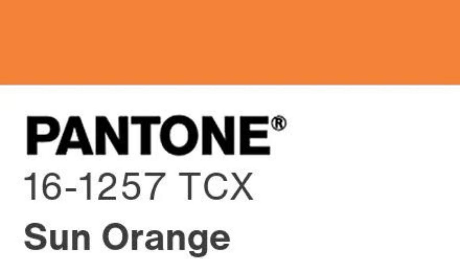 agosto pantone