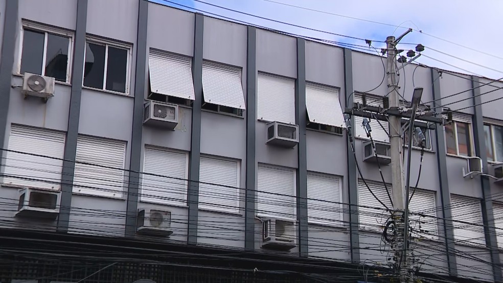 Edifcio onde criana foi encontrada morta em Novo Hamburgo  Foto: Reproduo/RBS TV