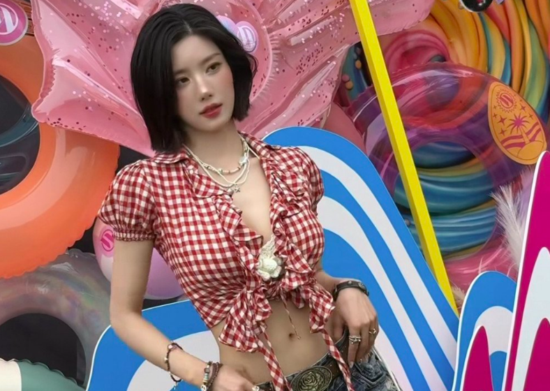 This contains an image of Kwon Eun Bi 