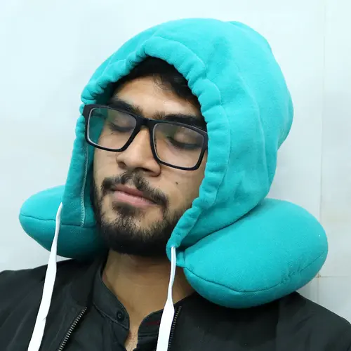 hoodie-style-travel-pillow