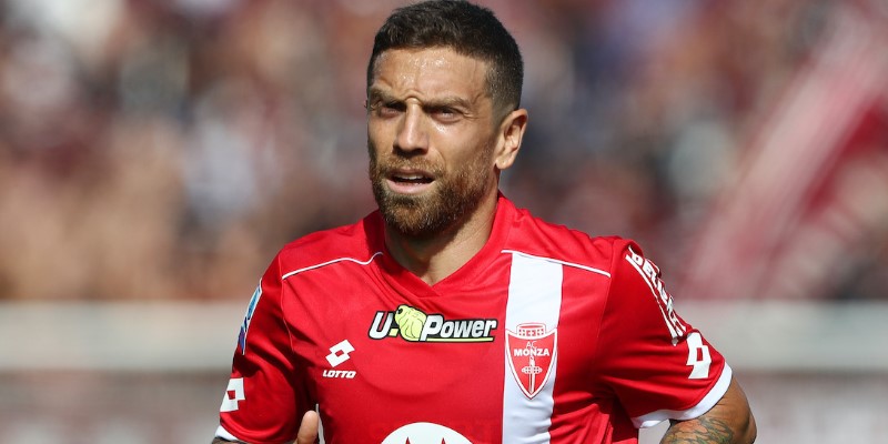AD 4nXdKDsglC6mOoD1OoknKZLeo XPIX1vNsUcTtTPit aEiRHf QP1LMSQzXt8Hb5eVmF3RGCI3QMtVaRR4LAj08aSMNK2zpsS1ymsUn10g ZnNjV1 - Soccer Player Alejandro Gomez - The Journey and Legacy of a Talent