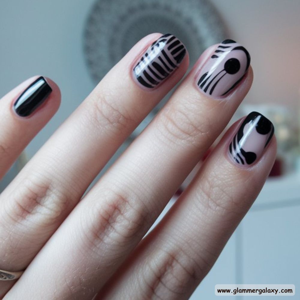 Black Fall Nails having Side Tip Styles
