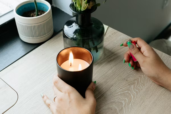 Why a Large Glass Candle Works Well for Both Decor and Relaxation