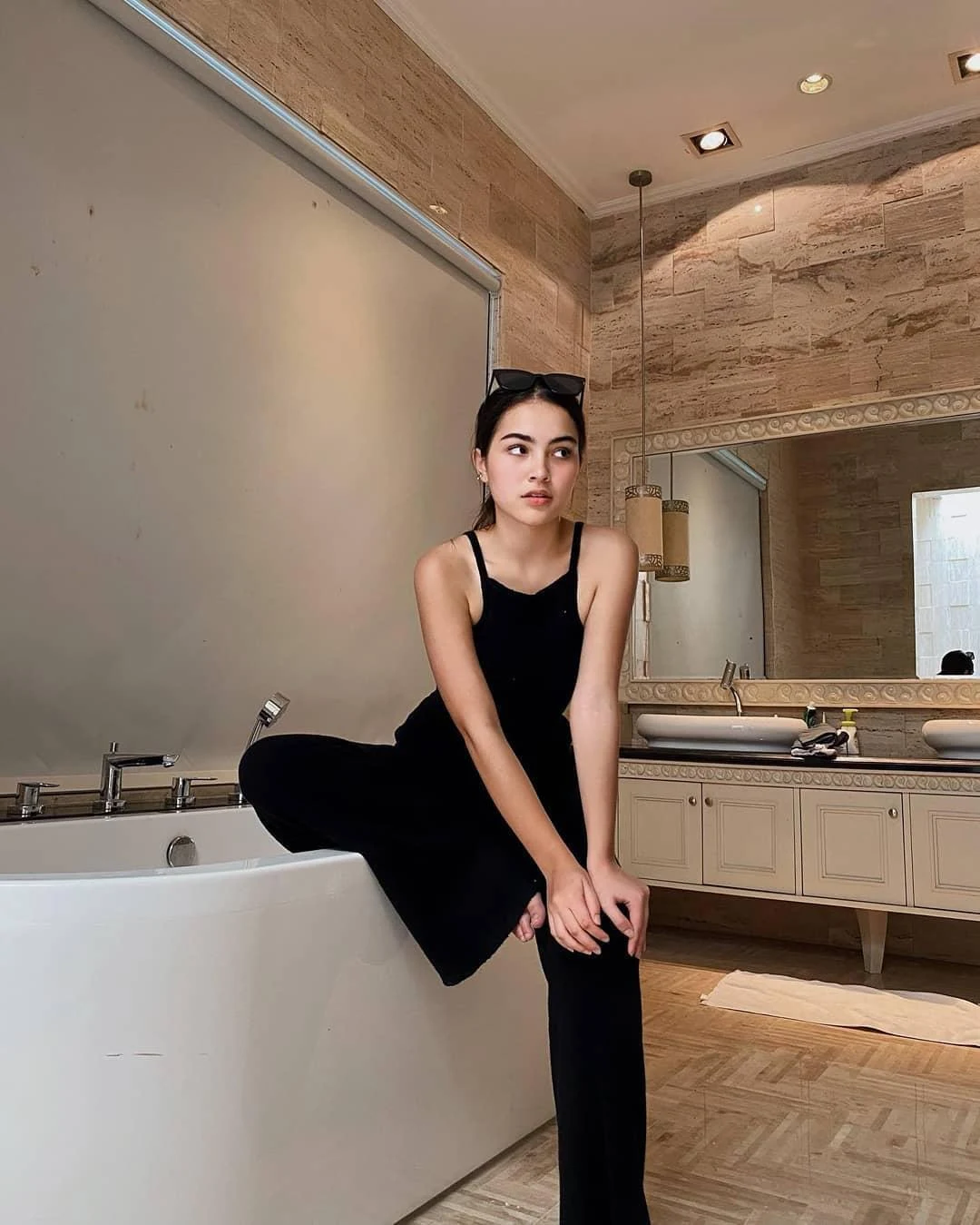 Cewek Cantik dengan Pesona Natural yang Membius, cewek cantik, pesona natural, gadis memikat