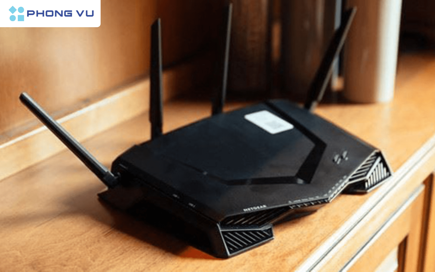 Khởi động lại laptop và router Wi-Fi
