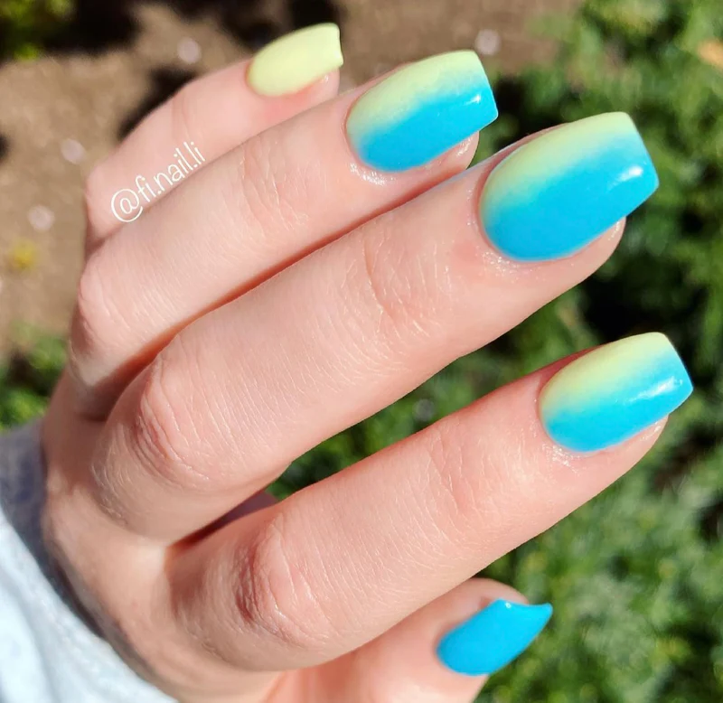Gradient Dip Nails