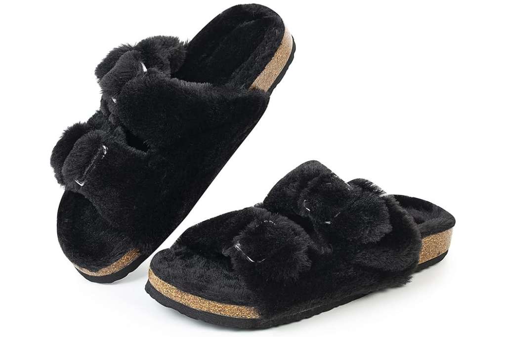 black slippers with fur buckles