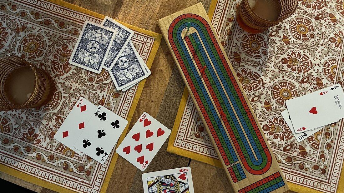 A cribbage set.