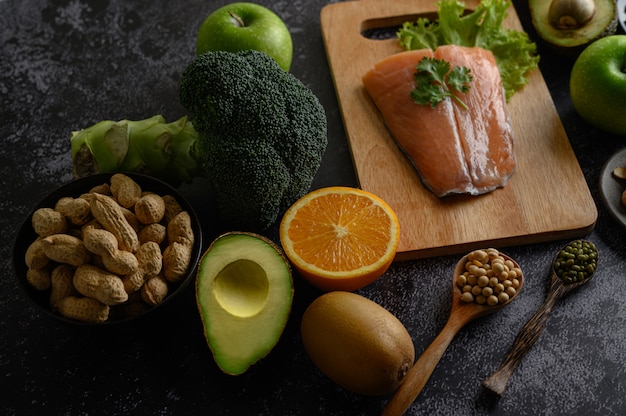 How to Choose Healthy Foods Without Sacrificing Flavor