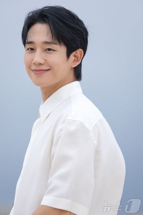 A photo of jung hae in on a white shirt looking cute