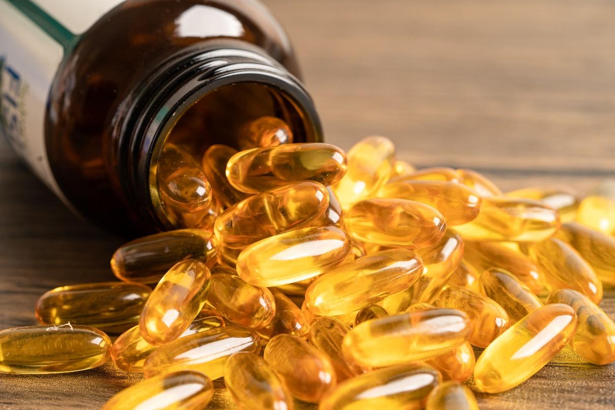 Fish oil supplements may cause harm, study finds. 'Is it time to dump  them?' expert asks | CNN