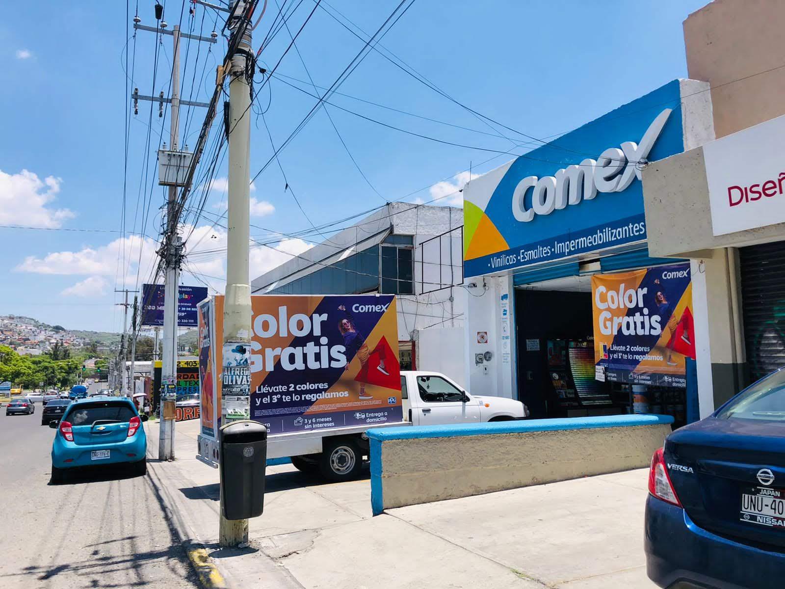 Camioneta azul en la calle

Descripción generada automáticamente con confianza baja