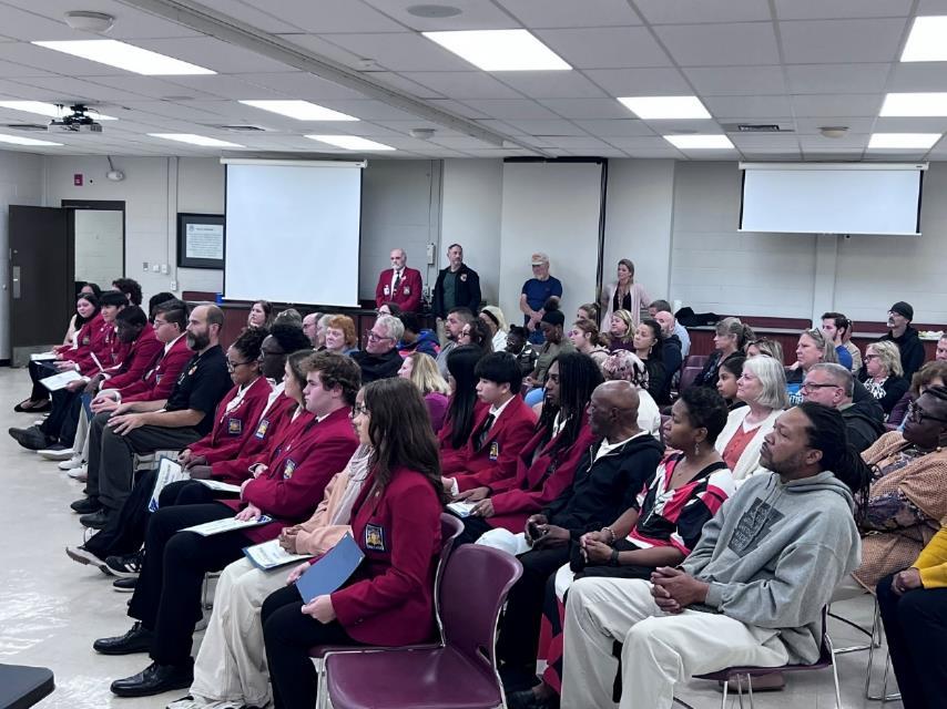 board room full of parents, students and faculty of SCPS