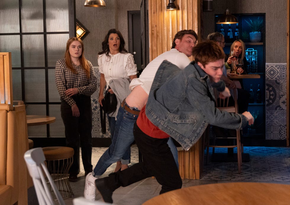 Coronation Street star confirms "nasty" future for dramatic divorce  storyline