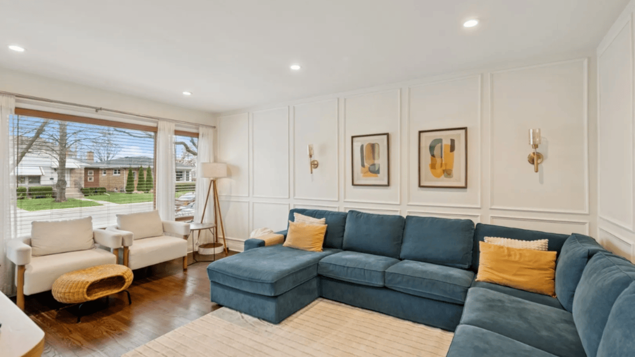 Tour This 1,750 Sq Ft Brick Ranch in Chicago, IL with Recreation Room and Walk-In Shower