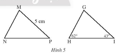 CHƯƠNG 8: TAM GIÁCBÀI 2: TAM GIÁC BẰNG NHAU1. HAI TAM GIÁC BẰNG NHAUBài 1: Dùng kéo cắt một tờ giấy thành hình tam giác ABC. Đặt tam giác ABC lên tờ giấy thứ hai. Vẽ và cắt theo các cạnh của tam giác ABC thành tam giác A B'C'. Hãy so sánh các cạnh và các góc của hai tam giác ABC và A'B'C'.Đáp án chuẩn: AB = A'B'; AC = A'C'; BC = B'C'A=A' ; B=B';C=C' .Thực hành 1: Quan sát hình 4. Hai tam giác ABC và MNP có bằng nhau không? Hãy chỉ ra các cặp góc và các cặp cạnh tương ứng bằng nhauĐáp án chuẩn: AB = MN; AC = MP; BC = NP.A=M; B=N; C=PVận dụng 1: Trong Hình 5, cho biết △GHI=△MNP. Hãy tính số đo góc M và độ dài cạnh GI.Đáp án chuẩn: GI = 5 cm2. CÁC TRƯỜNG HỢP BẰNG NHAU CỦA HAI TAM GIÁCBài 2: Cho tam giác ABC như trong Hình 6a. Lấy một tờ giấy, trên đó vẽ tam giác A'B'C' có ba cạnh bằng ba cạnh của tam giác ABC theo các bước:- Vẽ đoạn thẳng B'C' = CB- Vẽ cung tròn tâm B' có bán kính bằng BA, vẽ cung tròn tâm C' có bán kính bằng CA- Hai cung tròn trên cắt nhau tại A'- Vẽ các đoạn thẳng B'A', C'A', ta được tam giác A'B'C'(Hình 6b).Em hãy cắt rời tam giác A B'C' ra khỏi tờ giấy vừa vẽ và thử xem có thể đặt chồng khít tam giác A'B'C' lên tam giác ABC hay không. Theo em hai tam giác ABC và A'B'C' trong trường hợp này có bằng nhau hay không?Đáp án chuẩn: hai tam giác ABC và A'B'C' trong trường hợp này bằng nhau.Bài 3: Cho tam giác ABC như trong Hình 8a. Lấy một tờ giấy, trên đó vẽ tam giác A'B'C' có B=B', B'A' = BA, B'C' = BC theo các bước:- Vẽ  xB'y =  ABC- Trên tia B'x lấy đoạn B'A' = BA- Trên tia B'y lấy đoạn B'C' = BC- Vẽ đoạn A'C', ta được tam giác A'B'C' (Hình 8b)Em hãy cắt rời tam giác A'B'C' ra khỏi tờ giấy vừa vẽ và thử xem có thể đặt chồng khít tam giác A'B'C' lên tam giác ABC hay không? Theo em, hai tam giác ABC và A'B'C' trong trường hợp này có bằng nhau hay không? Đáp án chuẩn: hai tam giác ABC và A'B'C' trong trường hợp này bằng nhau.Bài 4: Cho tam giác ABC như trong Hình 8a. Lấy một tờ giấy, trên đó vẽ tam giác A'B'C' có Bˆ=B′ˆ, B'A' = BA, B'C' = BC theo các bước:- Vẽ đoạn thẳng B'C