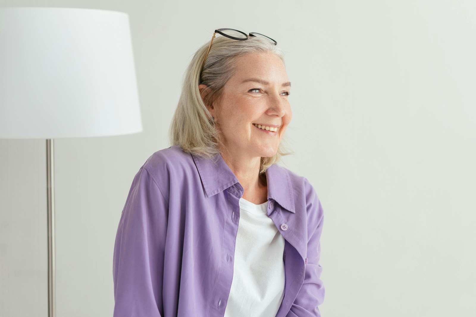 A smiling elderly woman | Source: Pexels