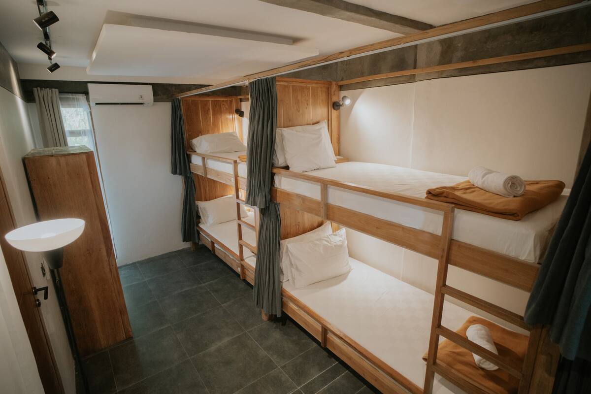 Shared room rental