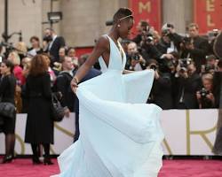 Imagen de Lupita Nyong'o in a Prada dress at the 2014 Oscars